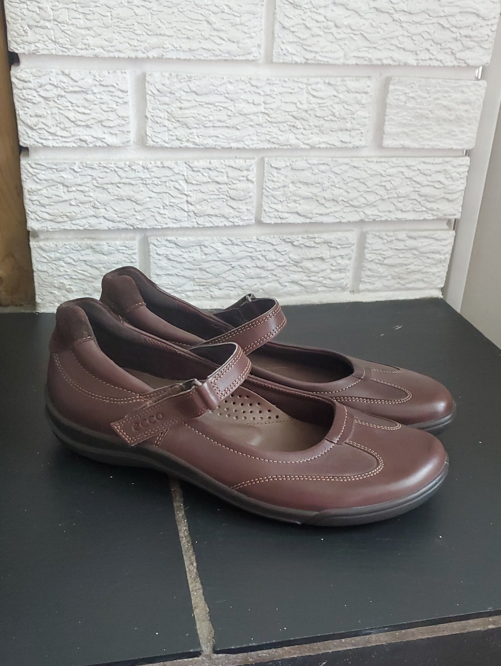 Ecco Women's Dark Brown Mary Jane Flats Sz 6.5 Career Casual Confort Active